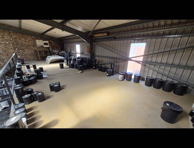 1,800M² FACTORY FOR SALE IN ANDERBOLT